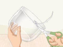 How to cut a plastic bottle