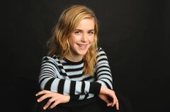 Cute Kiernan Shipka